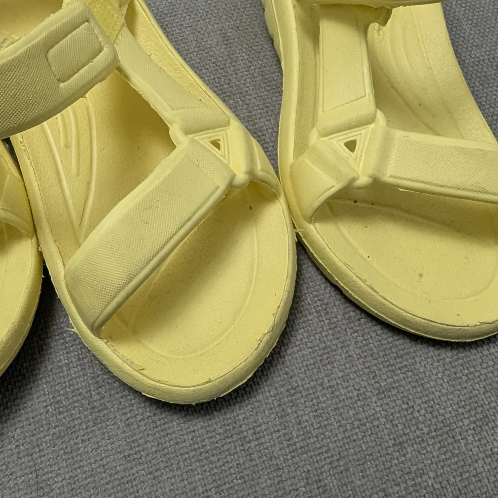 4 pair Twins Kids Yellow and Pink scandals (size 9 and 10)